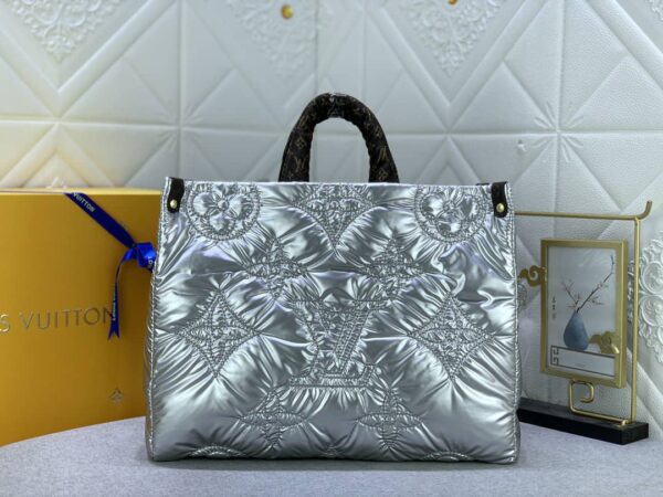 LOUIS VUITTON ONTHEGO GM SILVER M21053 - Image 7