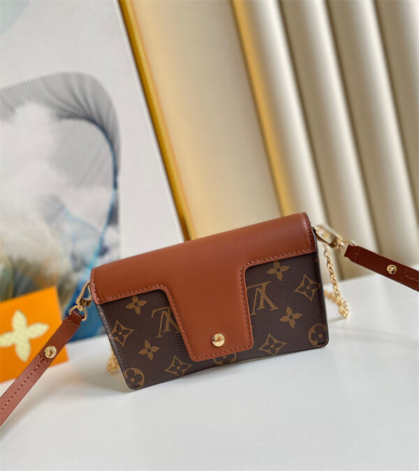 LOUIS VUITTON PADLOCK ON STRAP 19CM CARAMEL M80763 - Image 3