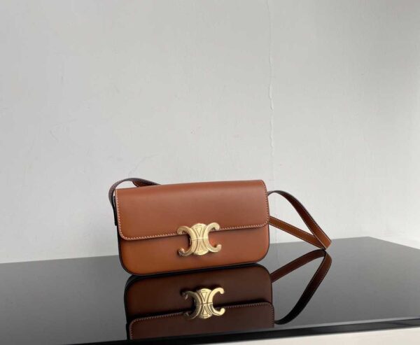 CELINE TRIOMPHE SHOULDER BAG IN SHINY BROWN 194143BFN04LU - Image 4