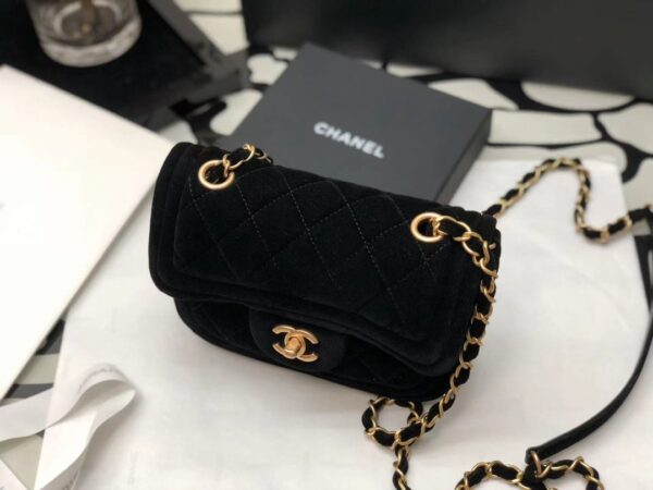 CHANEL VELVET MINI FLAP BAG BLACK 18CM - Image 4