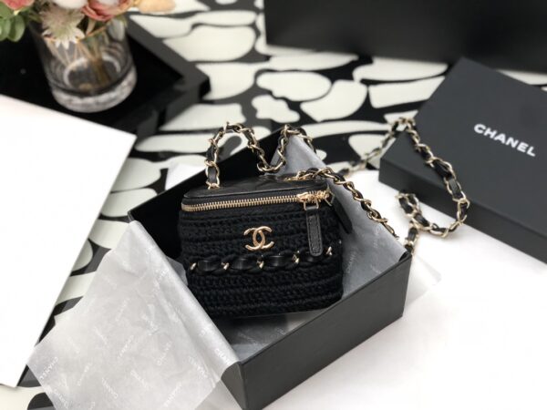 CHANEL CROCHET MINI VANITY CASE BLACK 11CM - Image 8