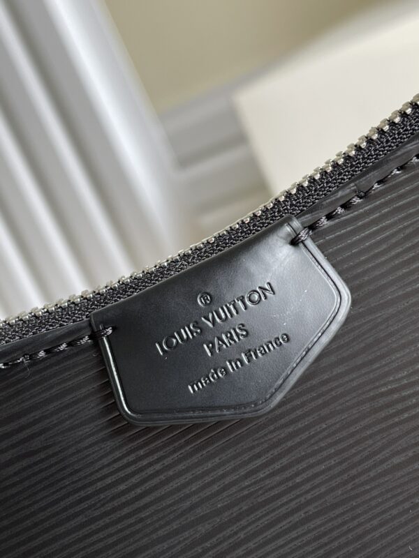 LOUIS VUITTON EASY POUCH ON STRAP 19CM BLACK M80471 - Image 9