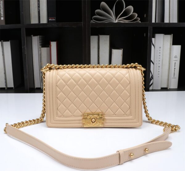 CHANEL MEDIUM BOY QUILTED HANDBAGS LIGHT BEIGE 25CM - Image 10