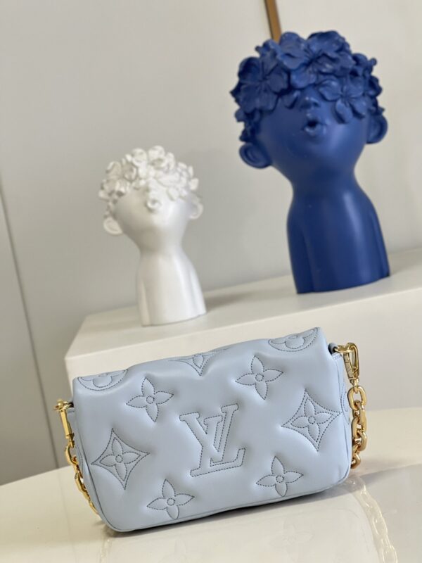 LOUIS VUITTON WALLET ON STRAP BUBBLEGRAM BLUE M81399 - Image 4