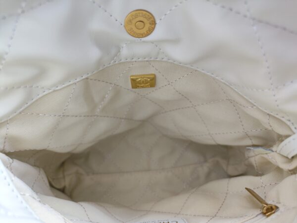 CHANEL 22 LARGE HANDBAG WHITE 28CM AS3260 B08872 10601 - Image 7