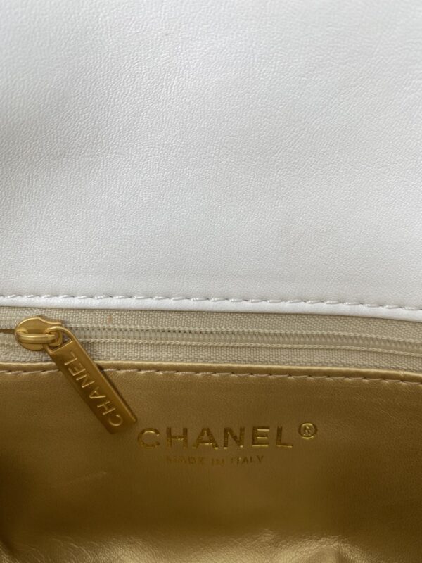 CHANEL QUILTED MINI CC FLAP WHITE - Image 2