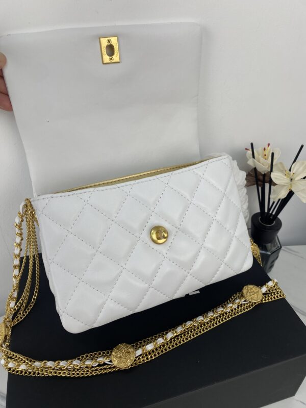 CHANEL QUILTED MINI CC FLAP WHITE - Image 3