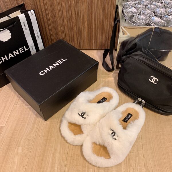 CHANEL SLIPPERS CROSS STRAP WHITE - Image 2
