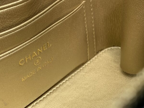 CHANEL RECTANGULAR VANITY WITH CHAIN BLACK 17CM - Image 6
