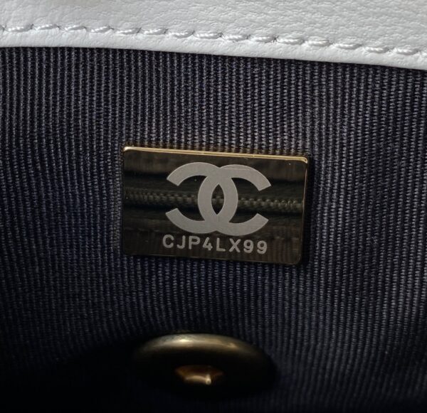 CHANEL SHOULDER BAG WHITE AS2734 - Image 5