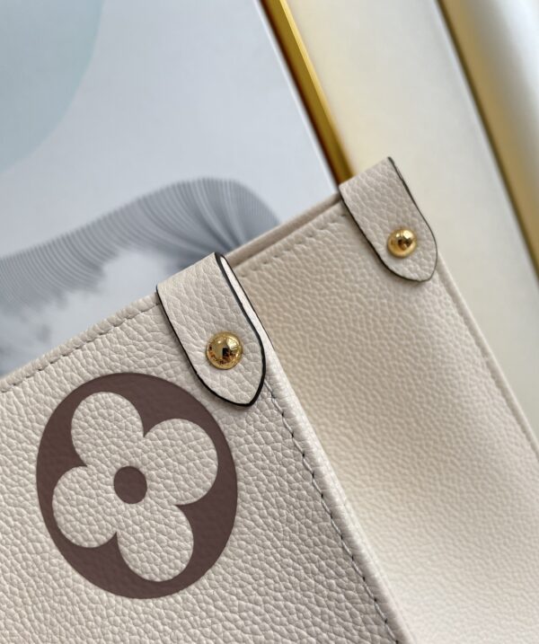 LOUIS VUITTON ONTHEGO MM 35CM WHITE M45490 - Image 5