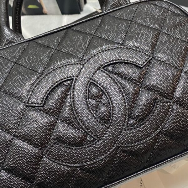 CHANEL TIMELESS CC QUILTED CAVIAR BOWLER BAG BLACK 25CM - Image 5