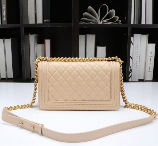 CHANEL MEDIUM BOY QUILTED HANDBAGS LIGHT BEIGE 25CM - Image 3