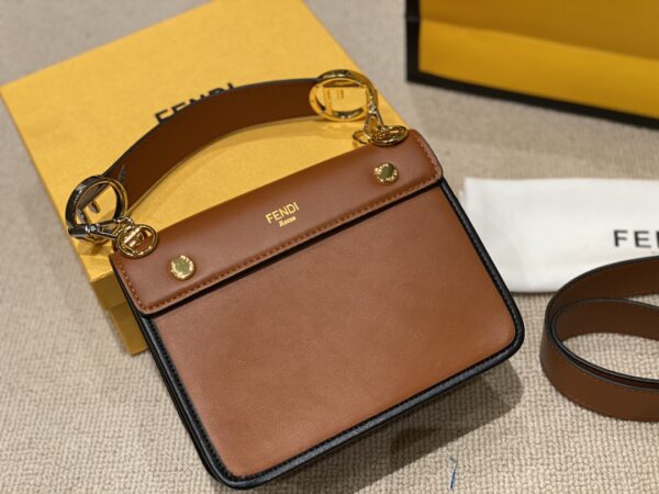 FENDI FF LOGO BOTTOM BROWN BAG 22CM - Image 3