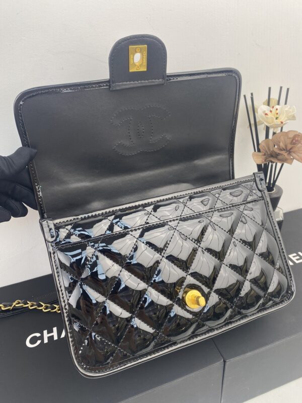 CHANEL TOP HANDLE MEDIUM FLAP LEATHER SHINY BLACK - Image 2