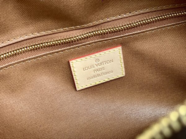 LOUIS VUITTON TOILETRY BAG 25 M47527 - Image 10