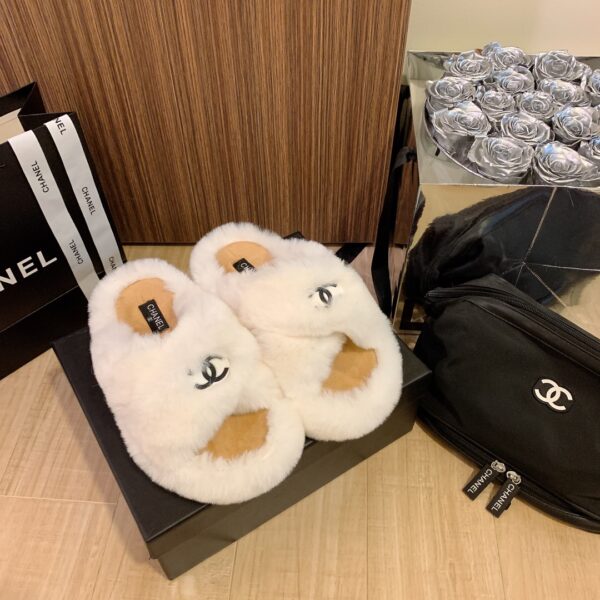 CHANEL SLIPPERS CROSS STRAP WHITE - Image 5