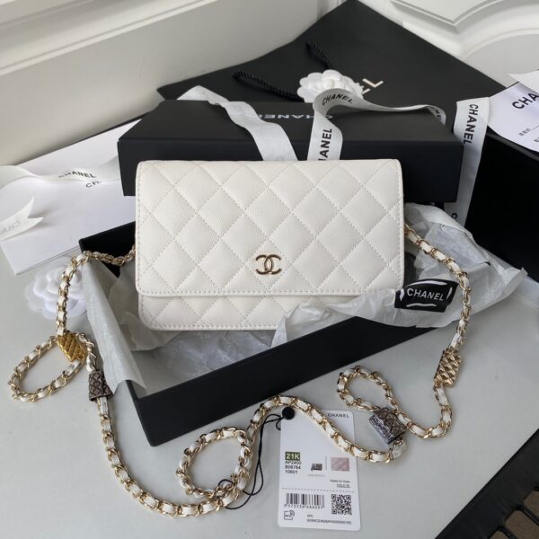 CHANEL SHOULDER BAG WHITE AP2400 - Image 3