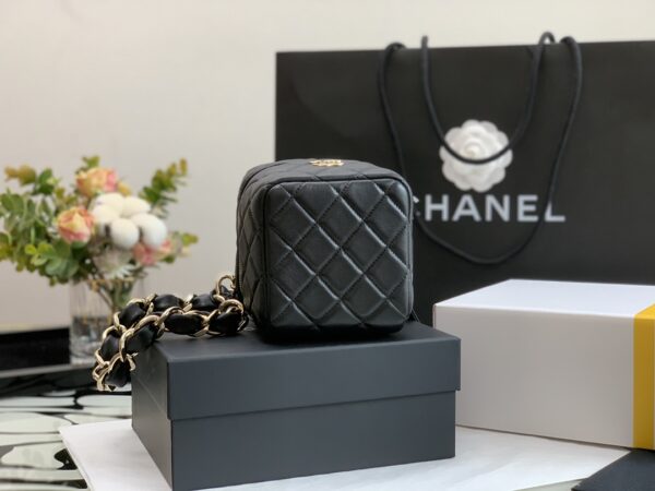 CHANEL SMALL VANITY BAG WITH STRAP 10CM BLACK AP2803 - Image 3