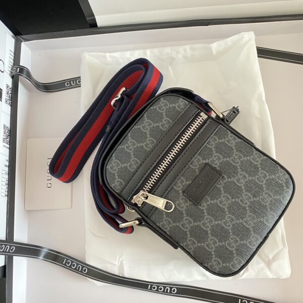 GUCCI MESSENGER GG SUPREME BLUE RED WEB SMALL BLACk - Image 5