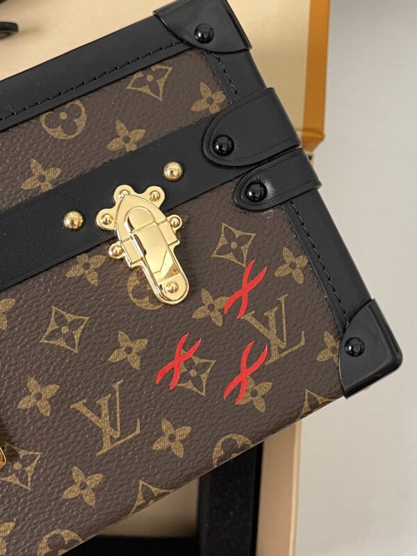 LOUIS VUITTON PETITE MALLE EAST WEST M46120 - Image 9