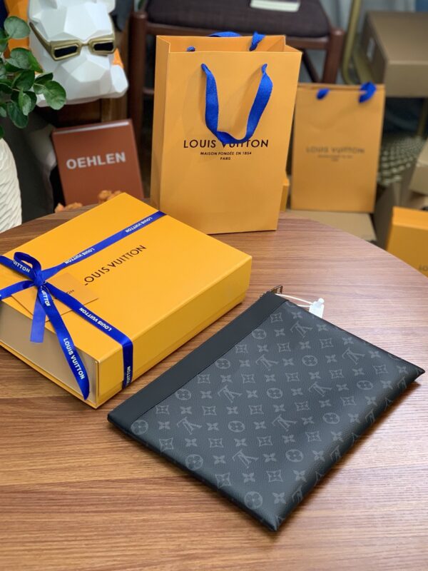 Louis Vuitton Discovery Pochette Monogram Eclipse Clutch M62291 - Image 5
