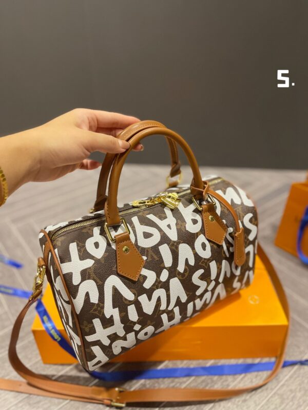 LOUIS VUITTON MONOGRAM GRAFFITI SPEEDY 30CM - Image 9