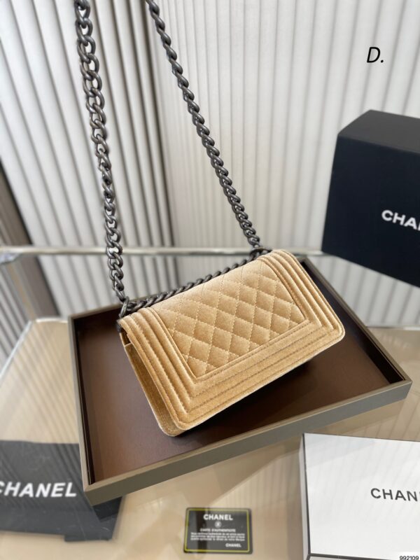 CHANEL BOY SMALL BAG 20CM BEIGE - Image 2