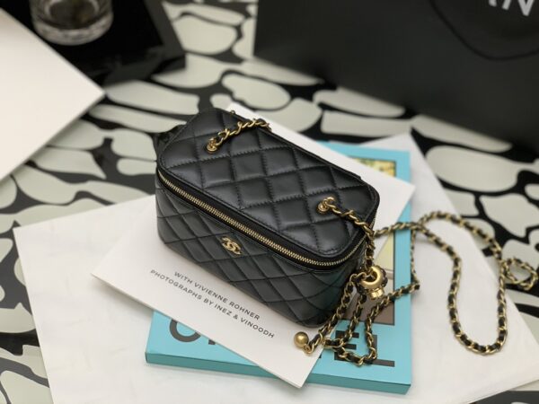 CHANEL RECTANGULAR VANITY WITH CHAIN BLACK 17CM - Image 7