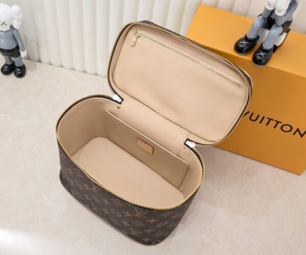 LOUIS VUITTON NICE MINI TOILETRY POUCH 24CM M44495 - Image 9