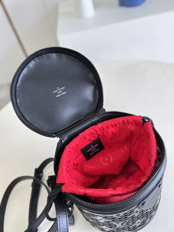 LOUIS VUITTON CANNES 17CM BLACK M20363 - Image 7