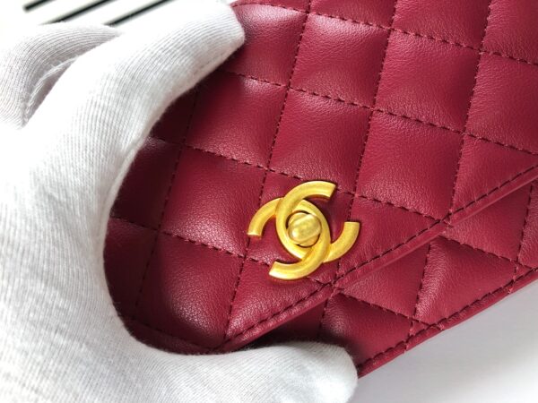 CHANEL LEATHER ON GOLD CHAIN WINE RED 19CM - Image 4