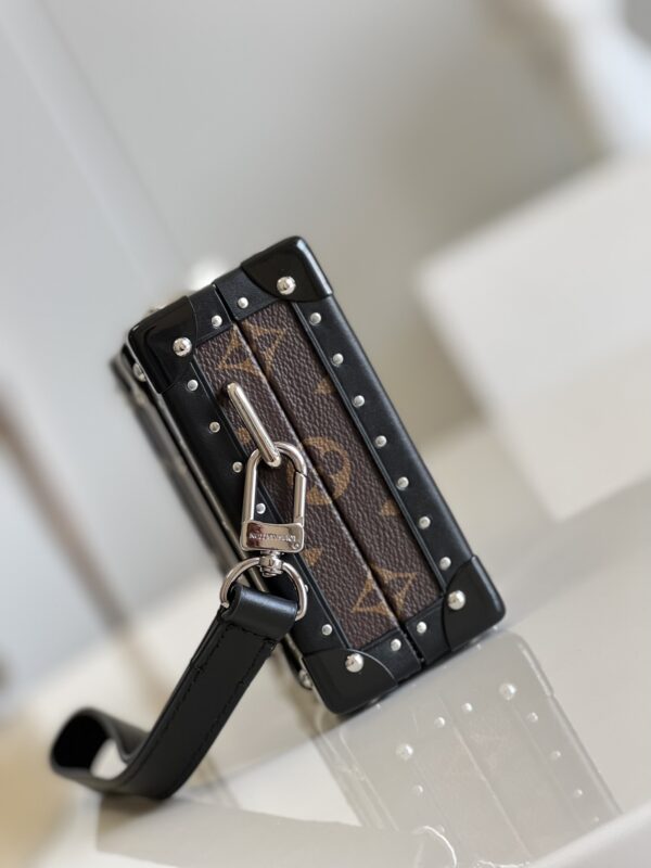 LOUIS VUITTON WALLET TRUNK MONOGRAM 25CM M20250 - Image 8