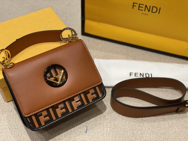 FENDI FF LOGO BOTTOM BROWN BAG 22CM - Image 6