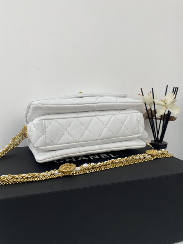 CHANEL QUILTED MINI CC FLAP WHITE - Image 5