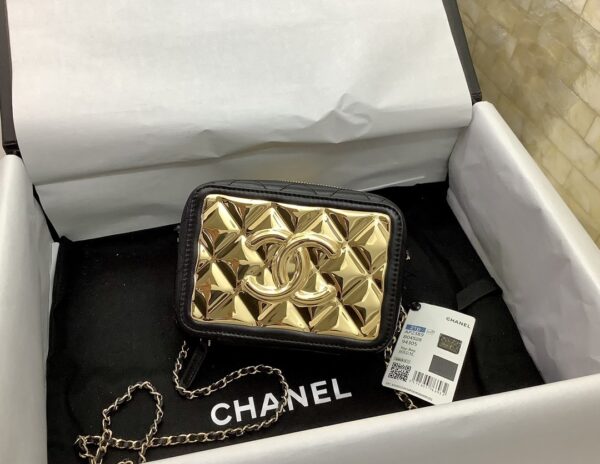 CHANEL MINI VANITY WITH GOLD PLATE 15CM - Image 4