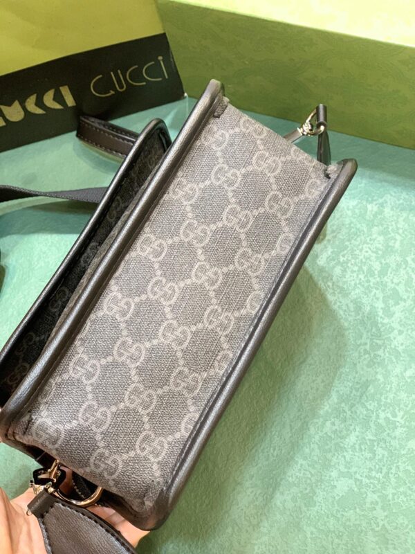 GUCCI MESSENGER BAG WITH INTERLOCKING G BLACK 21CM 674164 92THN 1000 - Image 4