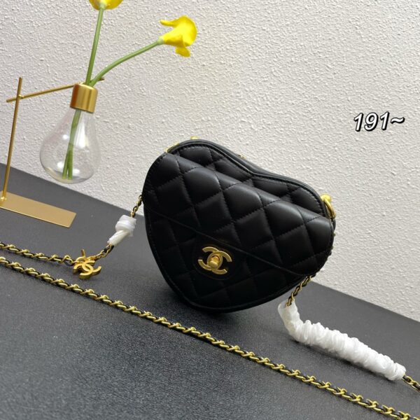 CHANEL HEART CLUTCH WITH CHAIN BLACK AP2784 - Image 9