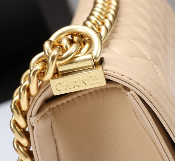 CHANEL MEDIUM BOY QUILTED HANDBAGS LIGHT BEIGE 25CM - Image 5