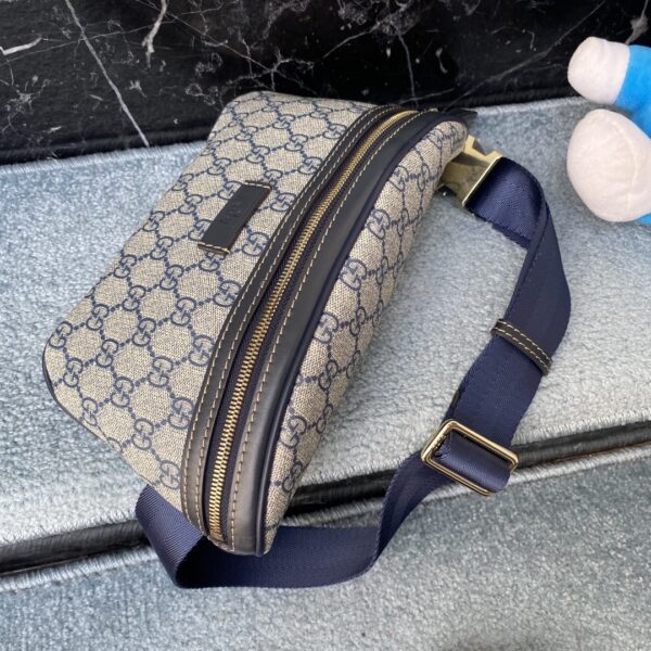 GUCCI GG SUPREME CANVAS BELT BAG NAVY 18CM - Image 4