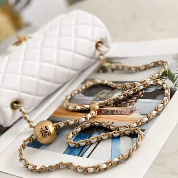 CHANEL CLASSIC SMALL HANDBAG WHITE 20CM AP1787 - Image 4