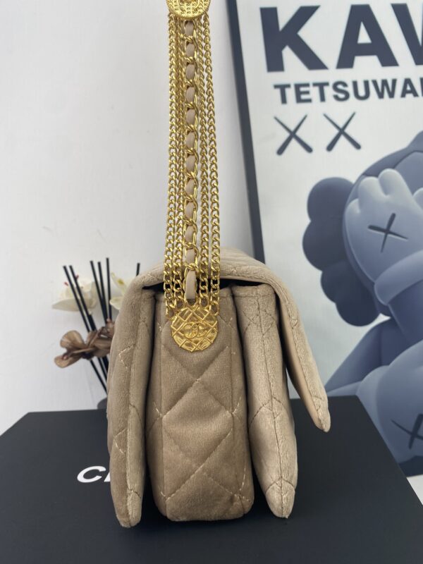 CHANEL QUILTED MINI CC SUEDE FLAP NUDE5 - Image 4
