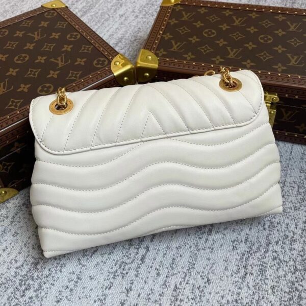 LOUIS VUITTON NEW WAVE CHAIN 24CM IVORY M58549 - Image 10