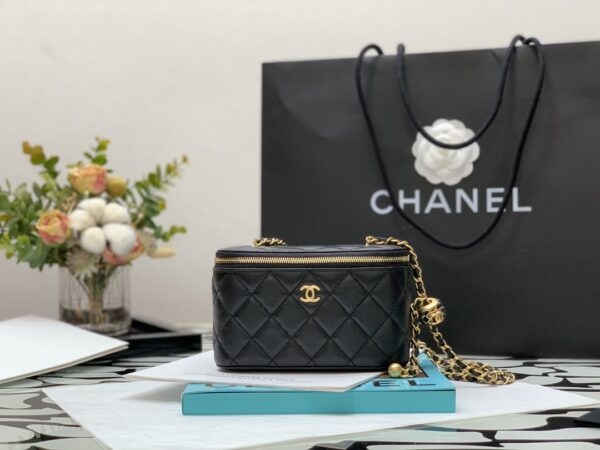 CHANEL RECTANGULAR VANITY WITH CHAIN BLACK 17CM - Image 9