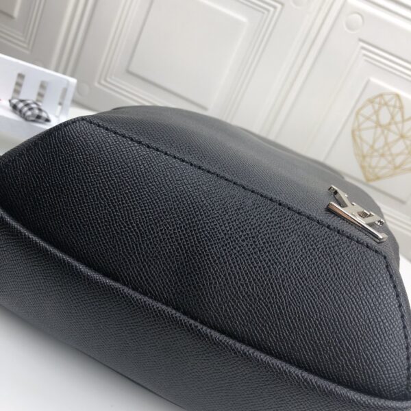 LOUIS VUITTON AVENUE SLINGBAG BLACK 31CM M30443 - Image 6