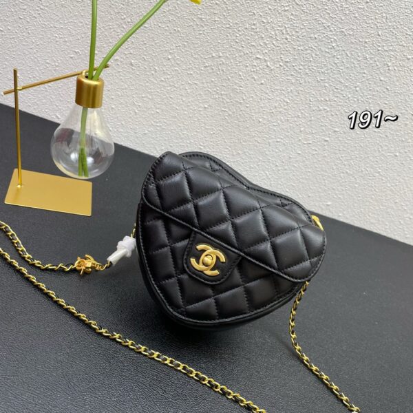 CHANEL HEART CLUTCH WITH CHAIN BLACK AP2784 - Image 12