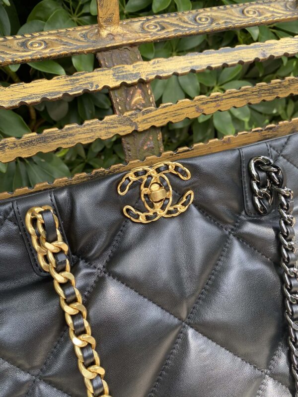 CHANEL 19 SHOPPING BAG GOLD-SILVER TONE RUTHENIUM FINISH METAL BLACK AS3519 B04852 94305 - Image 8