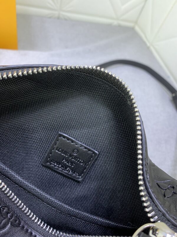 LOUIS VUITTON SIDE TRUNK BLACK 21CM M21709 - Image 6