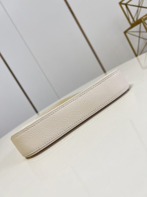 LOUIS VUITTON EASY POUCH ON STRAP 19CM WHITE M81066 - Image 7