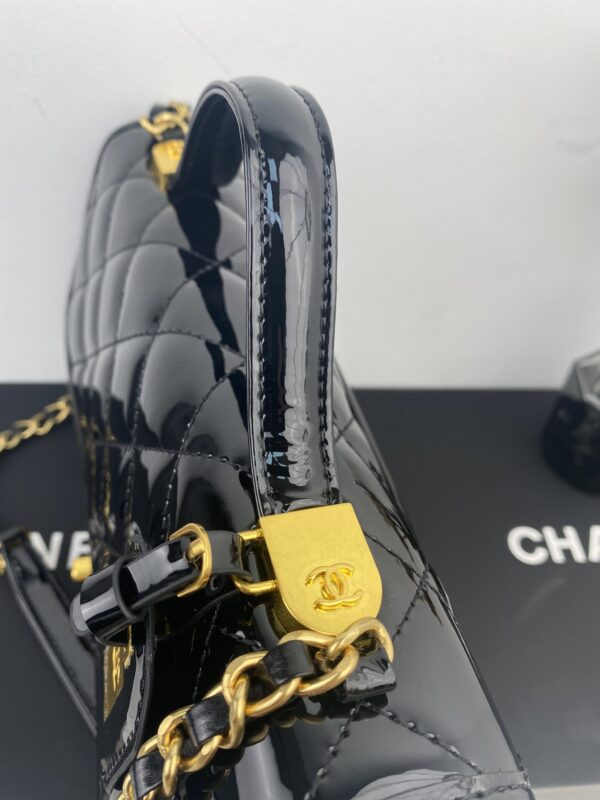 CHANEL TOP HANDLE MEDIUM FLAP LEATHER SHINY BLACK - Image 3